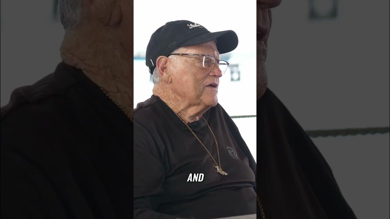 Governor of Florida reels in a 900lb Tuna head